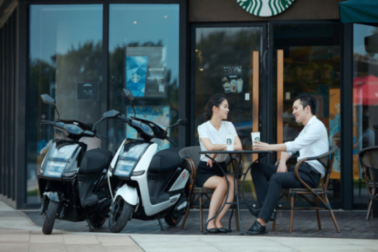 告別擁堵，綠色出行，雅迪搶鏡717電動車騎行節(jié)